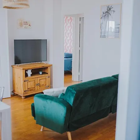 Le Cote Ouest - 2 Bedroom With Garage アパート
