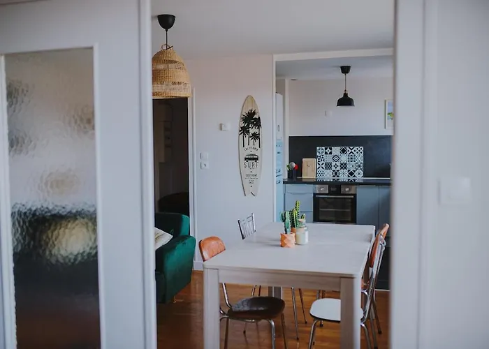 Le Cote Ouest - 2 Bedroom With Garage アパート