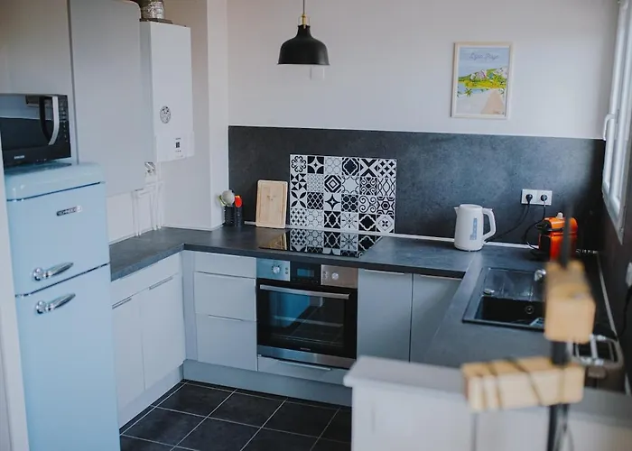 Le Cote Ouest - 2 Bedroom With Garage アパート *