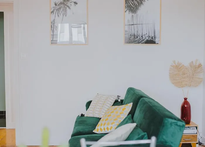 Le Cote Ouest - 2 Bedroom With Garage Dijon